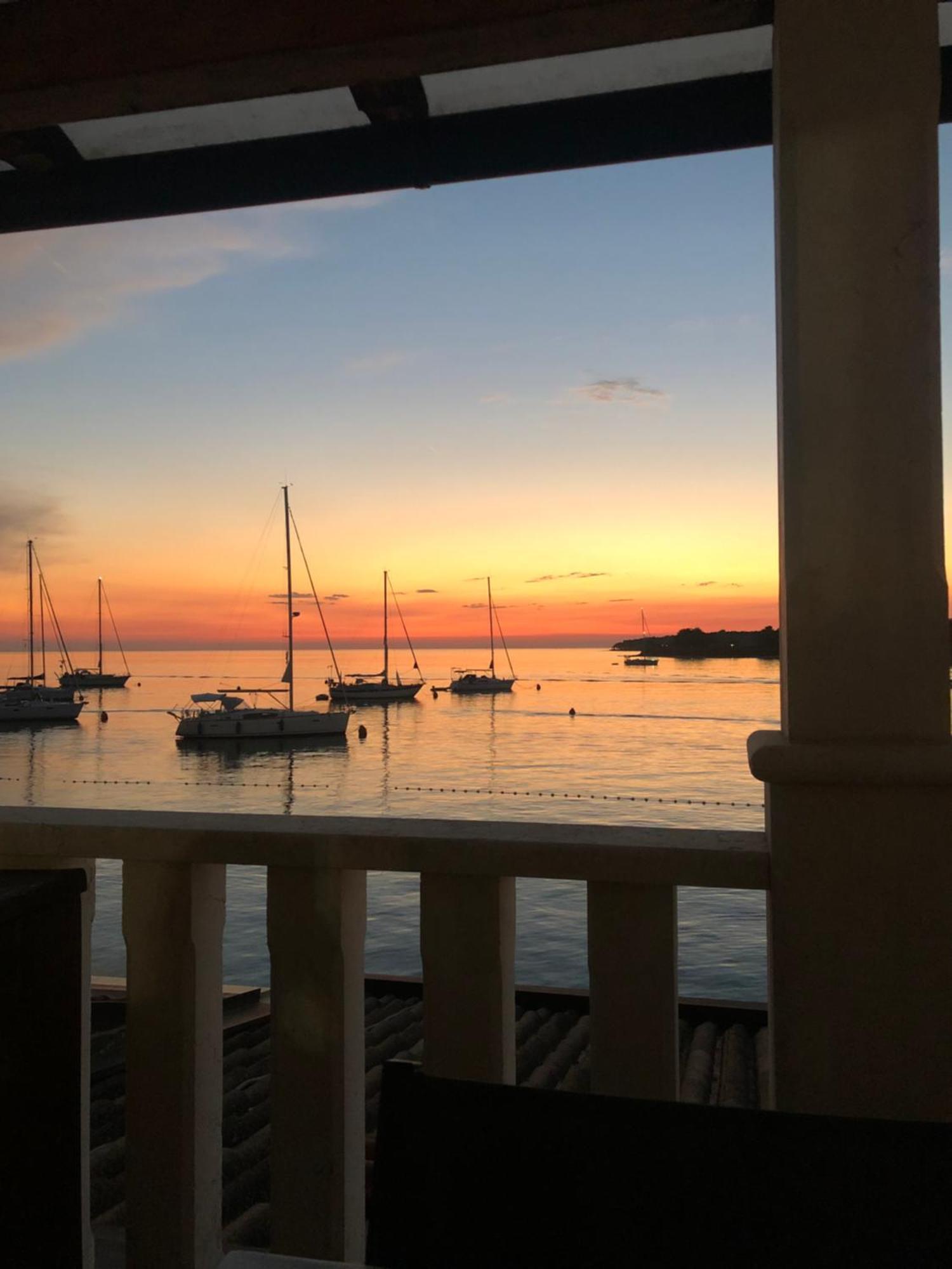 City Center Coastal Escape - Apartments With Sea View Or Cozy Room Novigrad Istria Exteriér fotografie